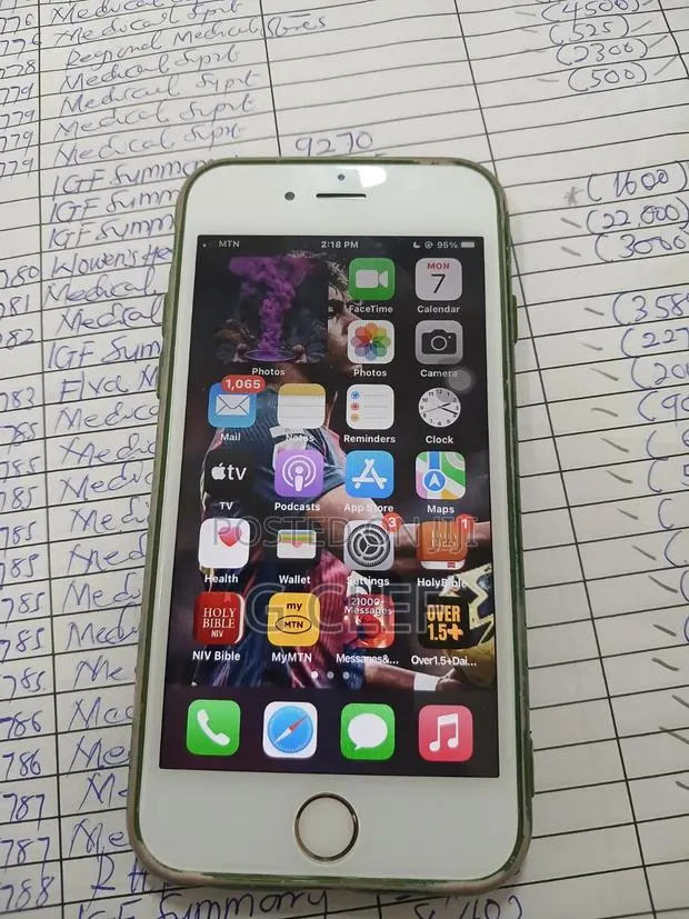 Apple iPhone 6s 64 GB · Photo 1