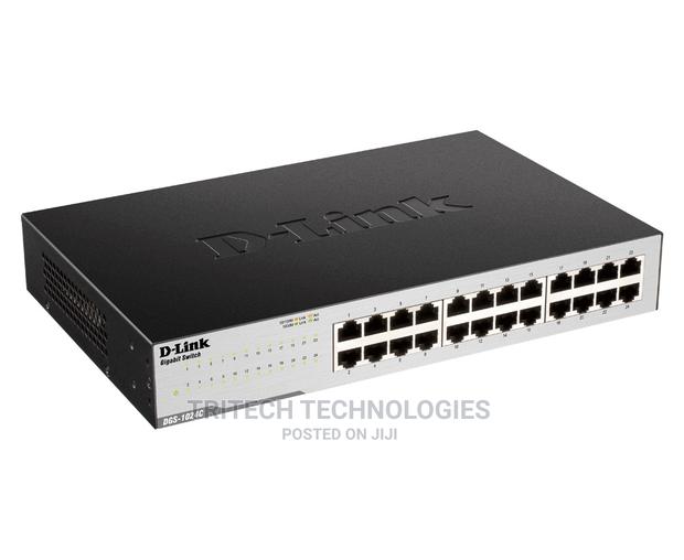 D-Link 24-Port Gigabit Unmanaged DGS-1024c · Photo 2