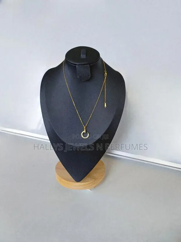 Luxury Brands Inspired Necklace · Photo 1