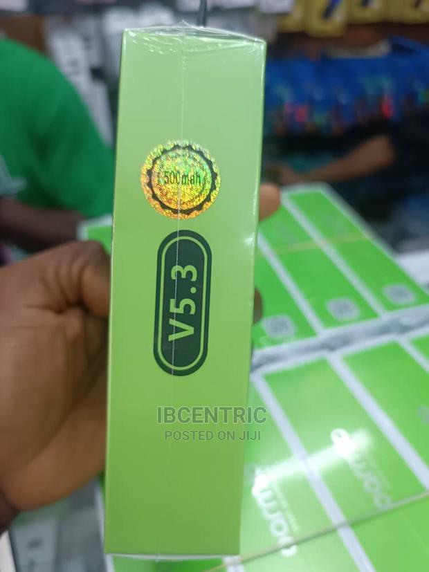 Oraimo Wireless Earbuds With Power Bank · Photo 3