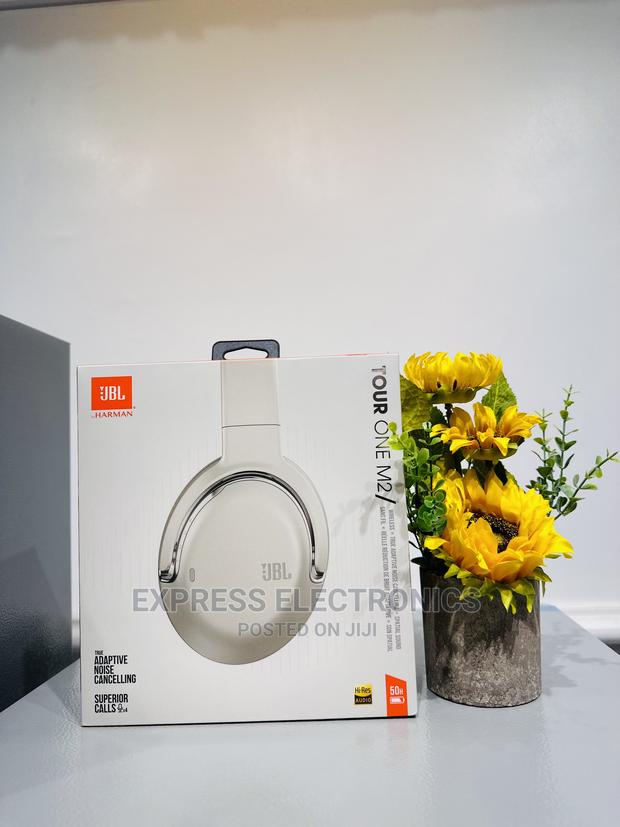 JBL Tour One M2 Headphones Ultimate Streaming · Photo 1
