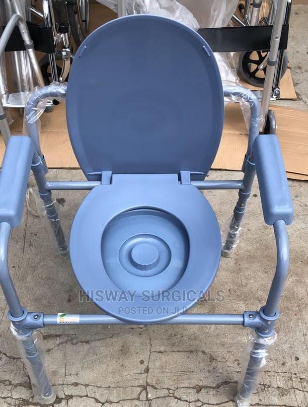 Commode Seat · Photo 2