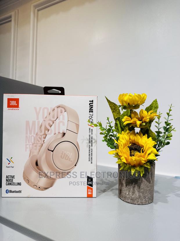 Portable Bluetooth Headphones JBL Tune 760 · Photo 1