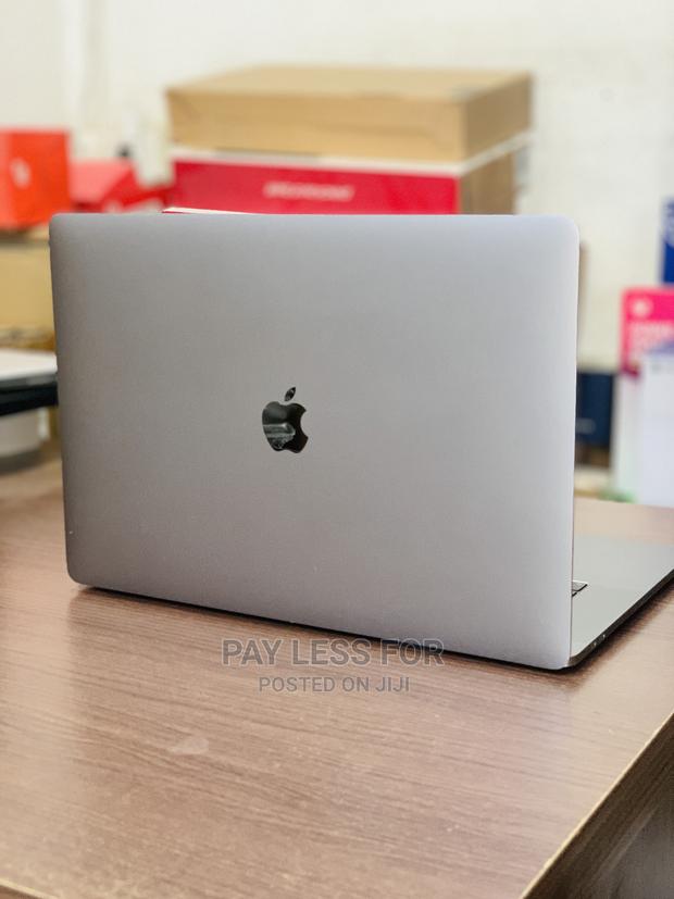 Laptop Apple MacBook Pro 2018 16GB Intel Core i7 SSD 512GB · Photo 1