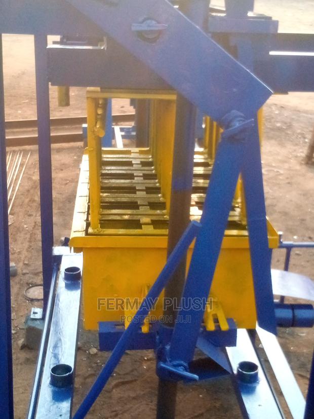 Solid and Compact Block Machine in Ghana · Photo 3