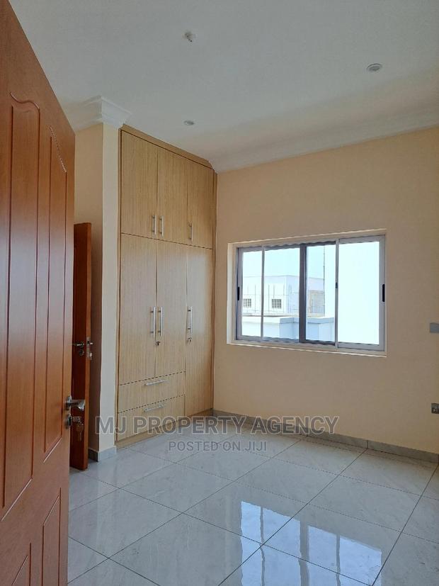 5bdrm House in Devtraco, Tema Metropolitan for sale · Photo 7