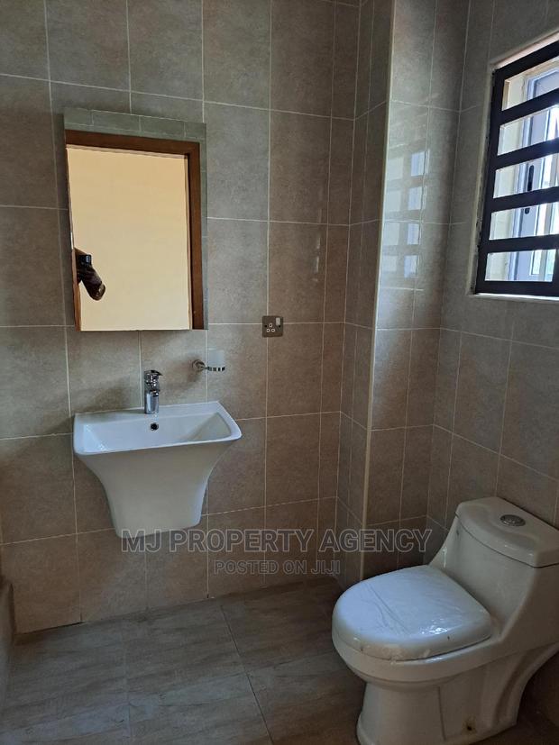 5bdrm House in Devtraco, Tema Metropolitan for sale · Photo 8