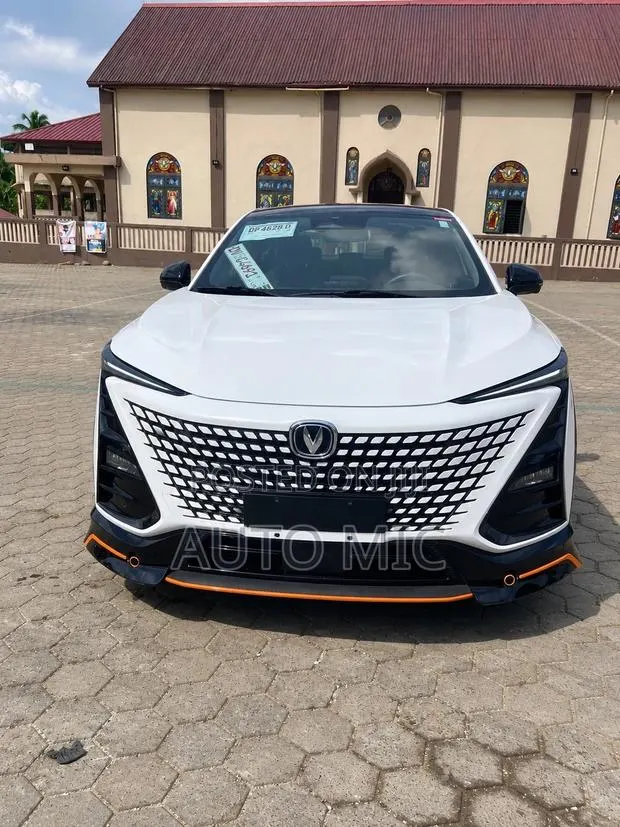 Changan UNI-T 1.5 FWD 2022 White · Photo 1