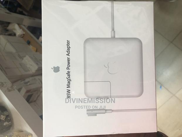 Macbook Air Charger 85w. · Photo 1