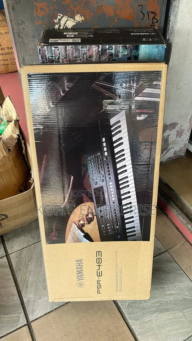 Yamaha PSR E483 Keyboard · Photo 1