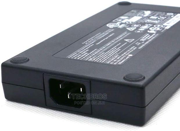 HP ZBOOK Blue Pin Charger 200W · Photo 3