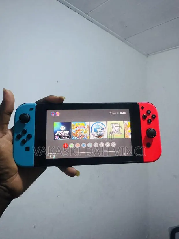 Nintendo Switch With 11 Games for Sale · Photo 1