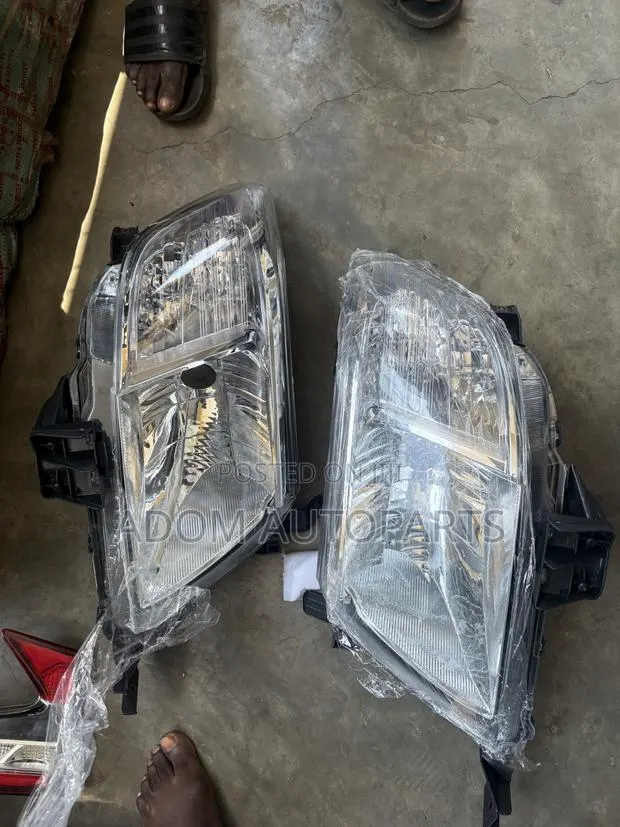 Toyota Hilux Virgo Headlight 2011 2012 2013 · Photo 1