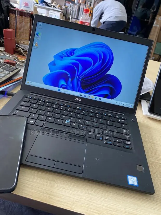 Laptop Dell Latitude 7490 16GB Intel Core i7 SSD 256GB · Photo 1