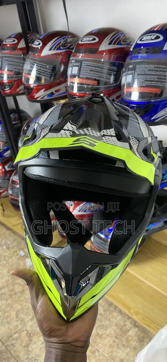 Dirt Bike Helmet · Photo 1