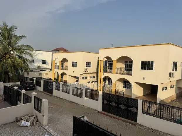 3bdrm Townhouse / Terrace in Green, East Legon for rent · Photo 1