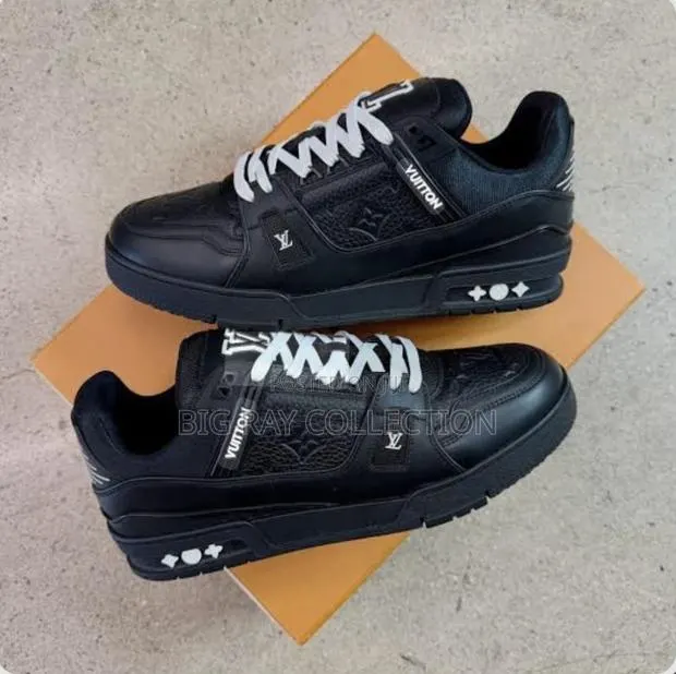 LV Trainer All Black · Photo 1