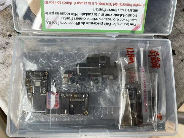 iPhone 12 Pro Max Motherboard Icloud Locked · Photo 1