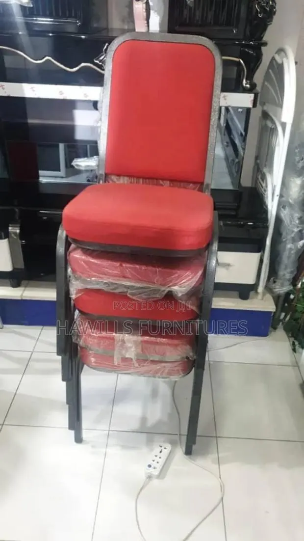 Original Foaming Church Chair Available · Photo 1