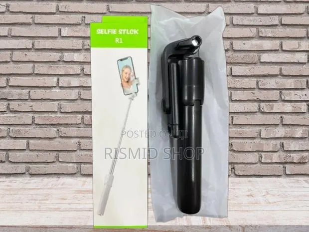 R1 Adjustable Phone Selfie Pole · Photo 1