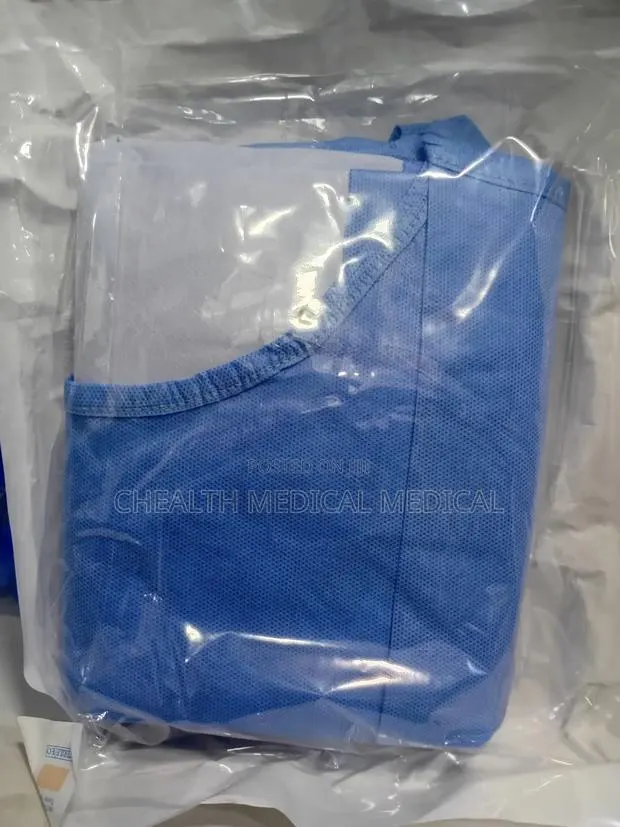 Reinforced Surgical Gown · Photo 1