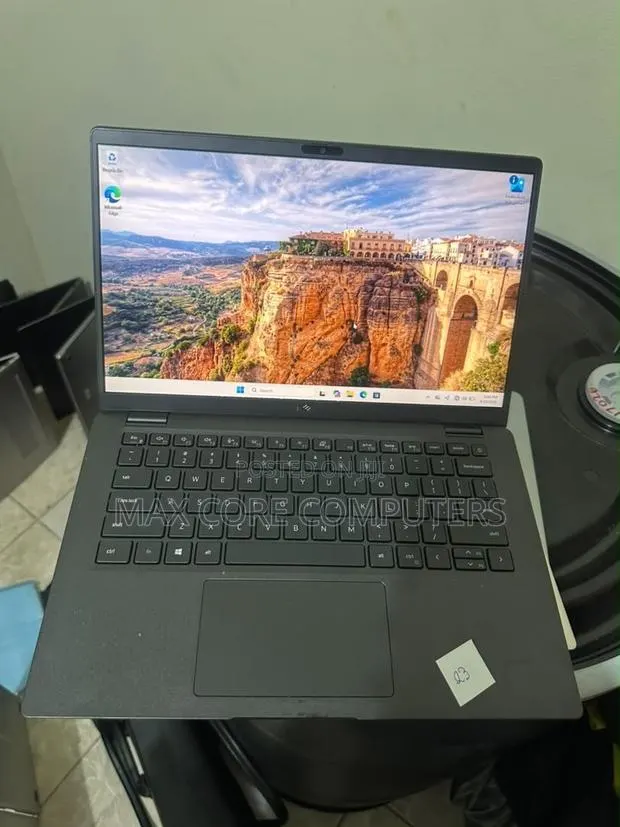 Laptop Dell Latitude 7410 16GB Intel Core i7 SSD 256GB · Photo 1