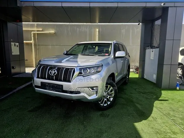 Toyota Land Cruiser Prado 4.0 Petrol GX-R 2020 Silver · Photo 1