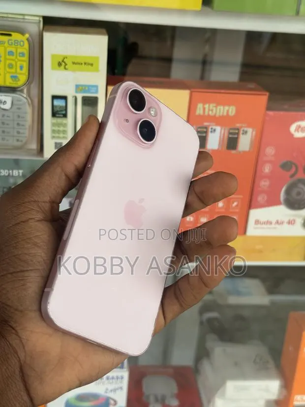 Apple iPhone 15 128 GB Pink · Photo 1