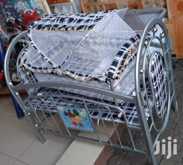 Double Baby Mental Cot · Photo 1