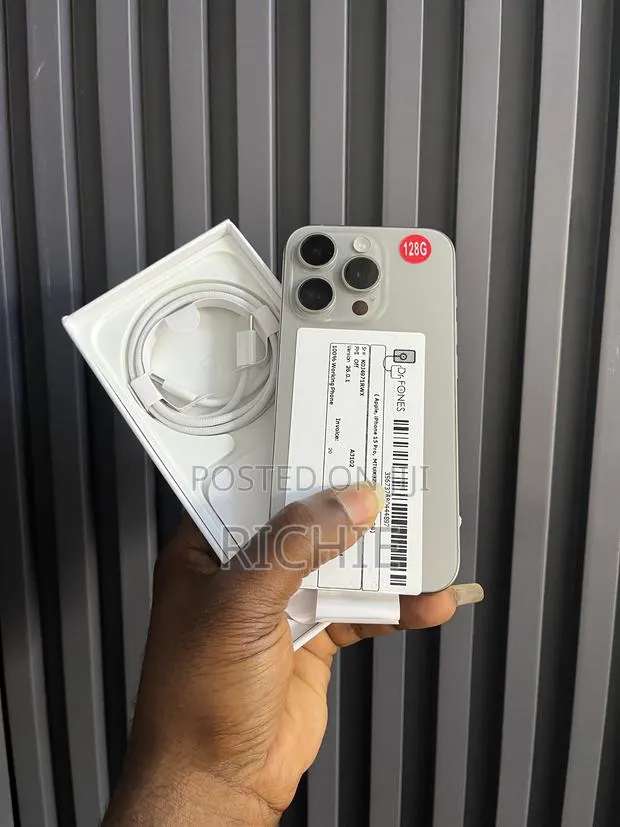 New Apple iPhone 15 Pro 128 GB Silver · Photo 1