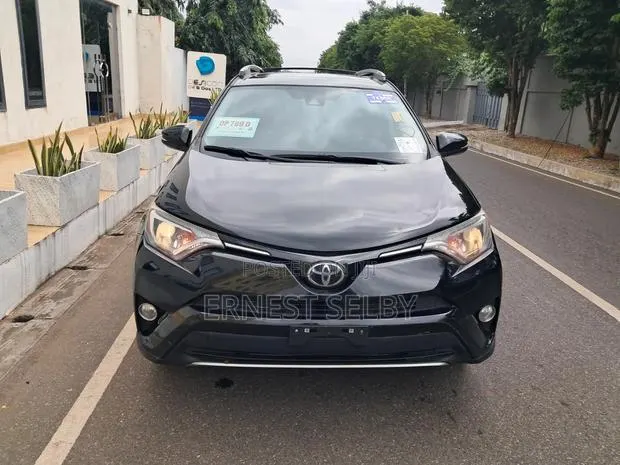 Toyota RAV4 2018 Black · Photo 1