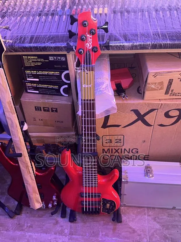 Cort C5 Deluxe 5-String Electric Bass Guitar · Photo 1