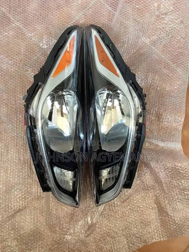 Hyundai Accent 2018 Headlight · Photo 1