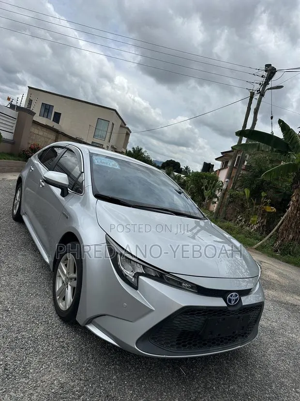 Toyota Corolla SE 2021 Silver