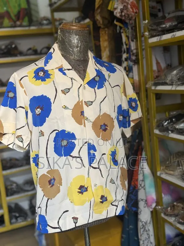 Vintage Flower Top · Photo 1