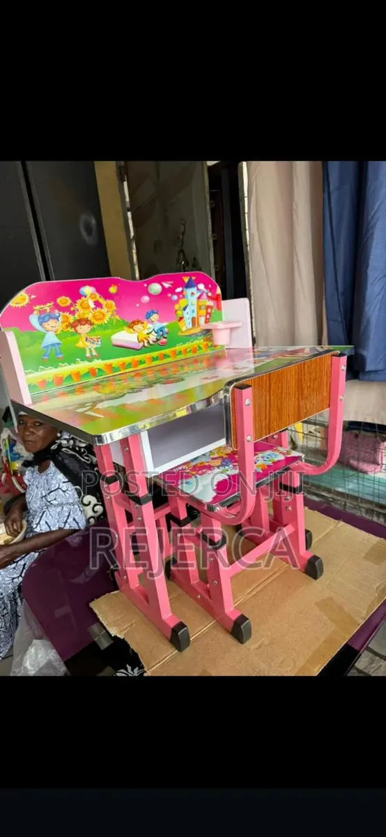 Kids Study Table and Chair · Photo 1