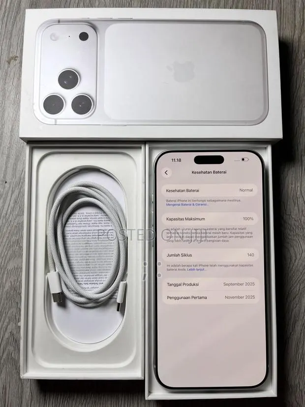 Apple iPhone 17 Pro Max 512 GB Silver · Photo 1