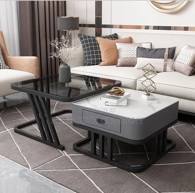 Glass Center Table · Photo 1