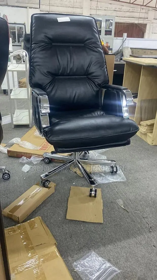 Executive Office Chair Oc · Photo 1
