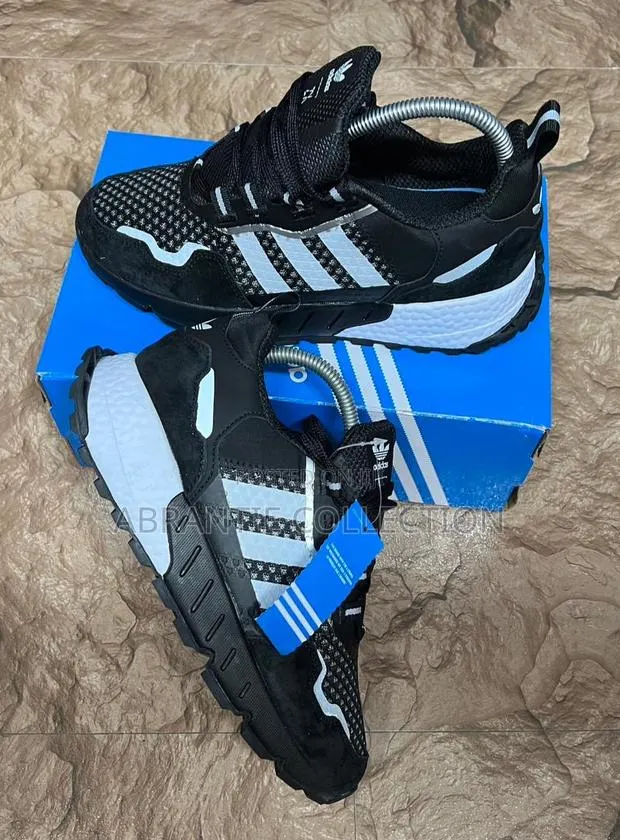 Adidas Boost Zx Black/White · Photo 1