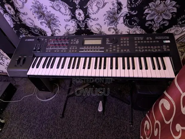 Yamaha Mox6 · Photo 1