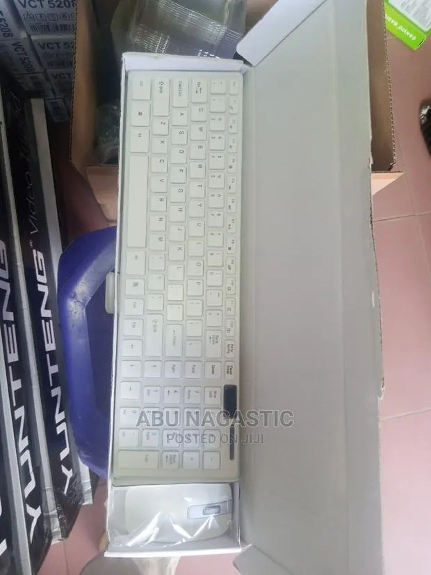 Mini Wireless Mouse and Keyboard · Photo 1