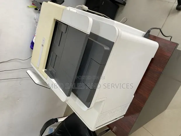 Hp Color Laserjet Pro MFP M477fdw · Photo 4
