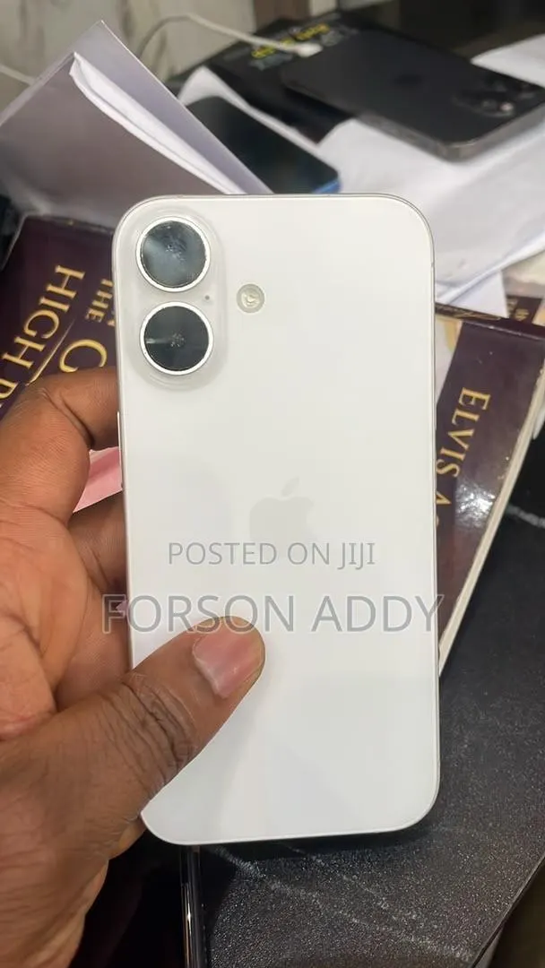 Apple iPhone 16 128 GB White · Photo 1