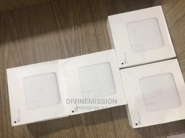 Macbook Air and Pro Type C Head Adapter (Apple) 87w · Photo 1