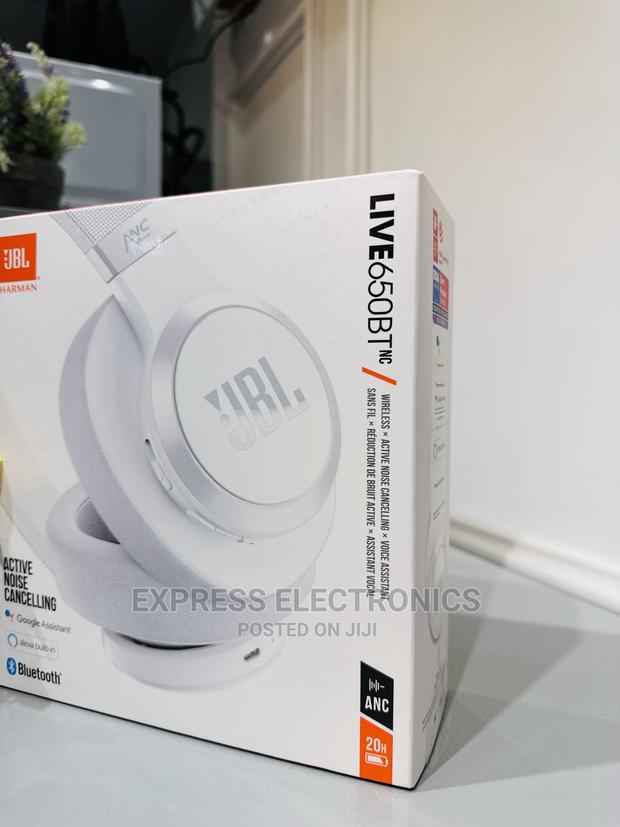 Enjoy With Bluetooth JBL Live 650BT Headphones · Photo 1