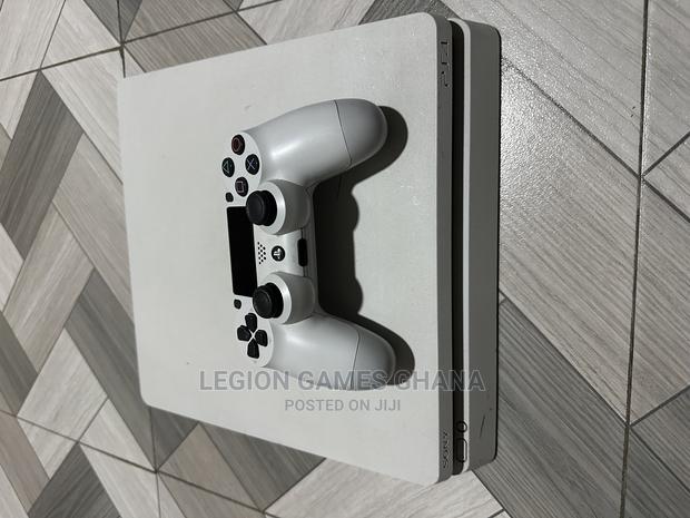 Limited Edition PS4 Slim White With Latest Games · Photo 3