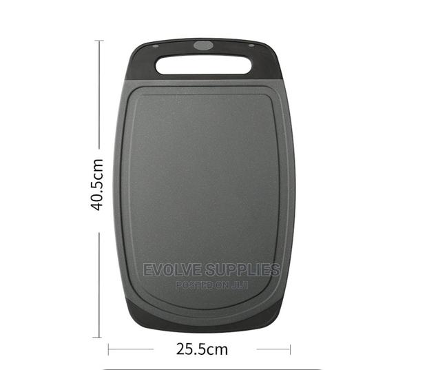 Black Wheat Straw Cutting Board · Photo 2