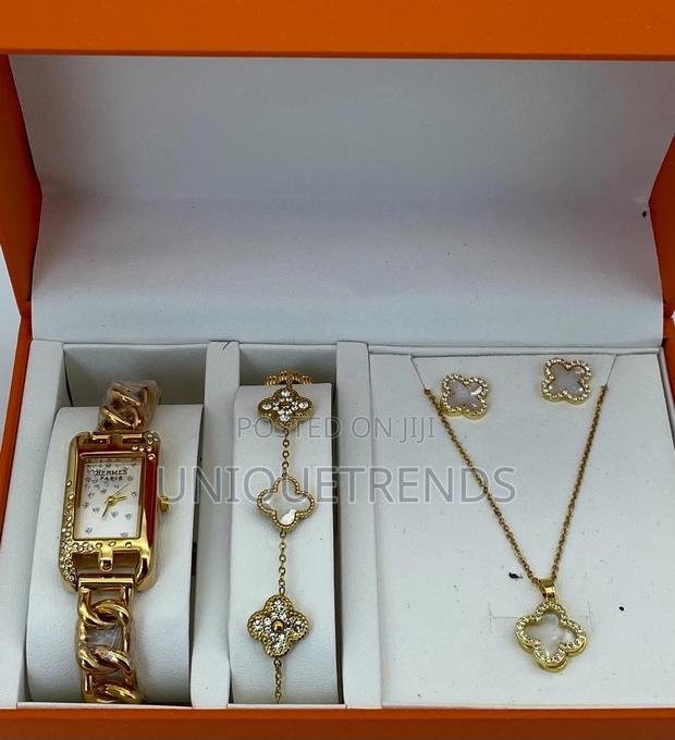 Ladies Watch And Jewellery Set · Photo 8
