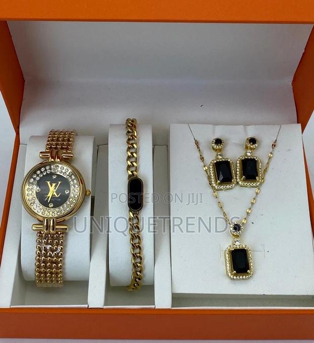 Ladies Watch And Jewellery Set · Photo 7